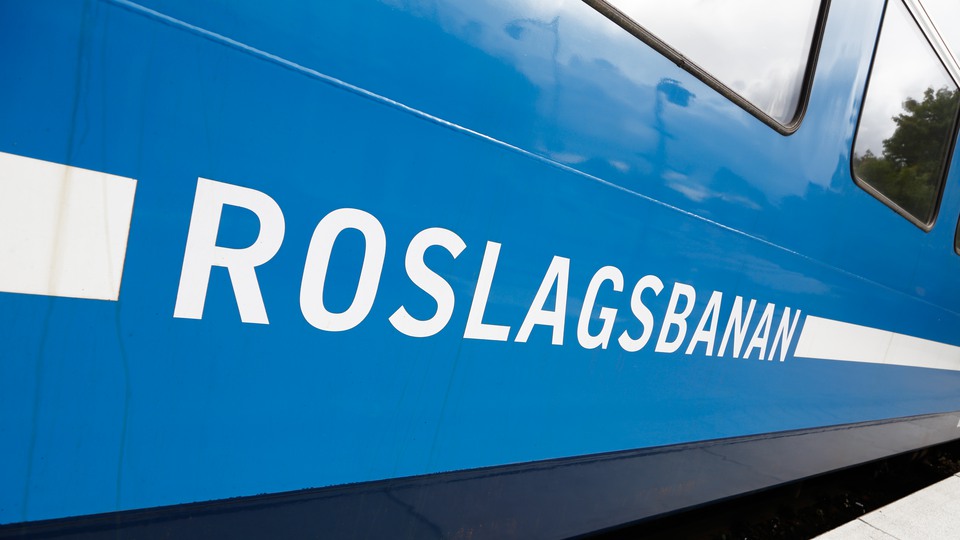 Bilden föreställer en av Roslagsbanans vagnar.
